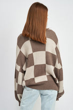 Load image into Gallery viewer, CHECKERED SWEATER WITH BUBBLE SLEEVES
