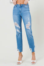Load image into Gallery viewer, MID RISE STRAIGHT LEG - Cosa Bella Apparel
